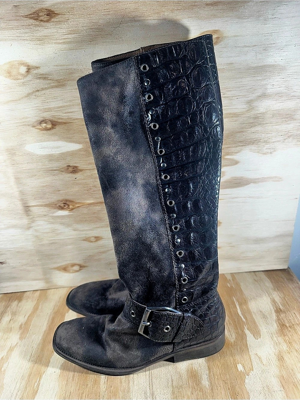 Donald Pliner Gale Tall Suede Boots Women’s Size 7